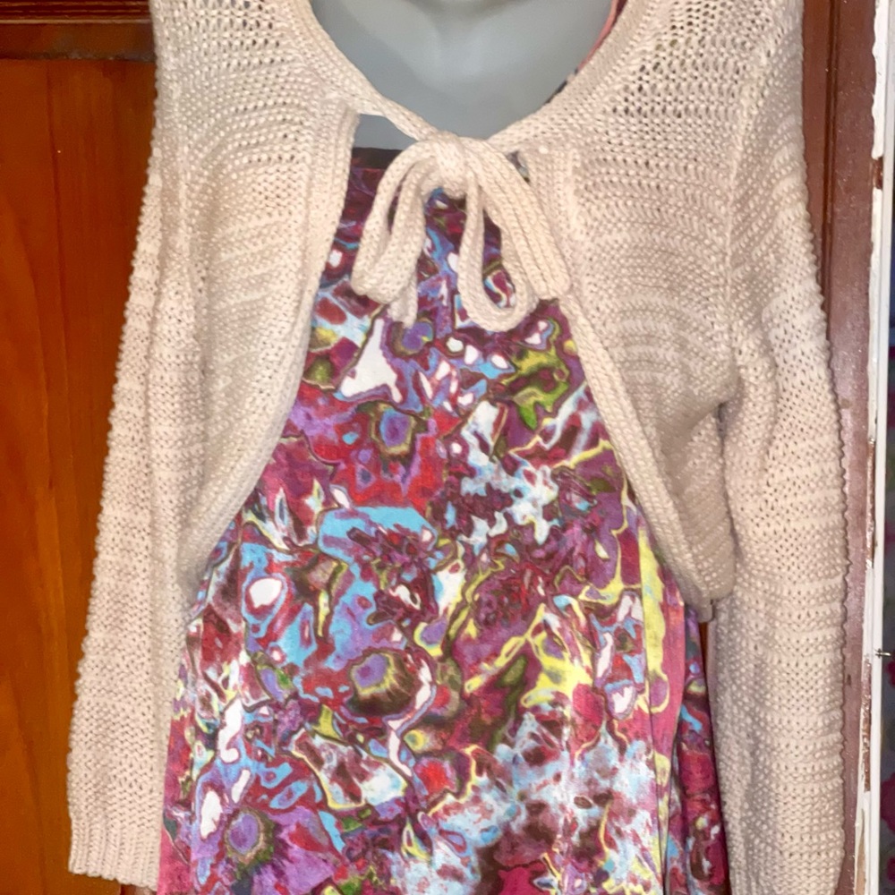 Elle Brand Khaki Color Crop Sweater, tie closure.  Size Medium.  Sweater only.